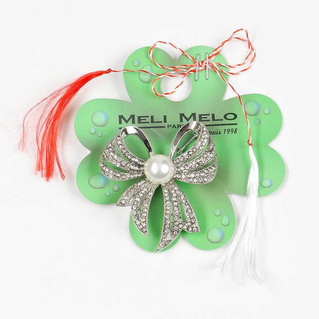 Brosa martisor funda cu pietre si perla alba