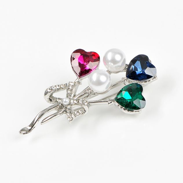Brosa martisor inimi multicolore