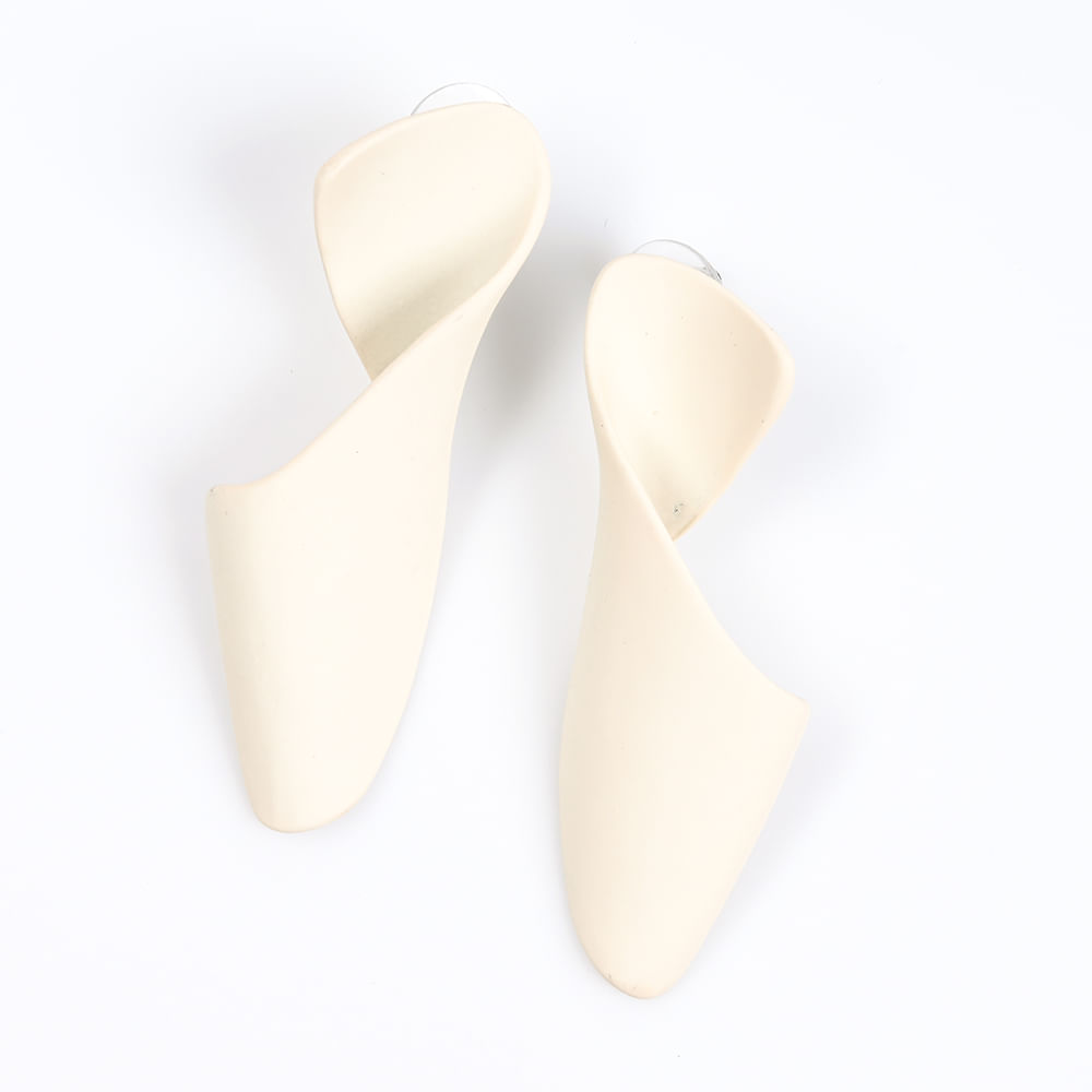Cercei ivory cu design sculptural mat - 3 | YEO