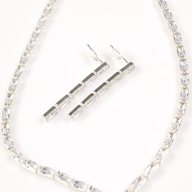 Set elegant argintiu cercei si colier cu pietre baguette