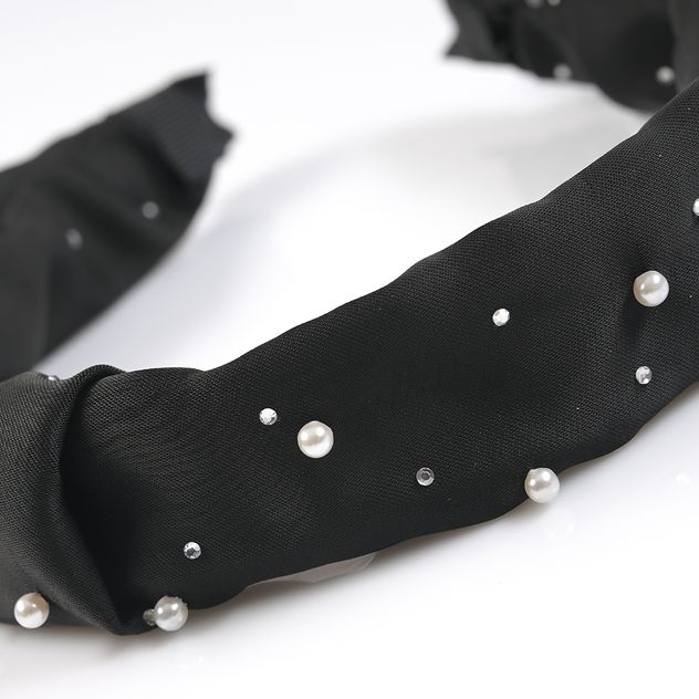 Bentita eleganta neagra cu aplicatii de perle