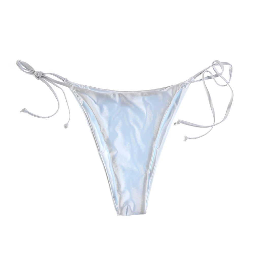 Tip produs: Slip de baie Culoare: Alb Compozitie: 85% Nailon, 15% Elastan Diferenta dintre marimi este de aproximativ 2 cm.