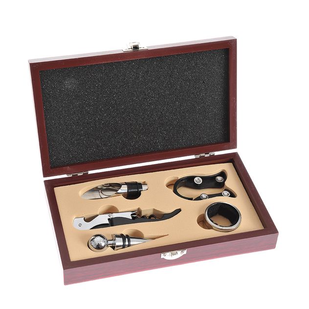 Set 5 accesorii vin in cutie eleganta din lemn