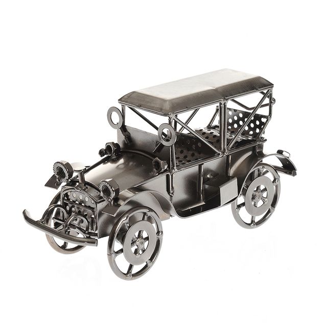 Decoratiune masina retro din metal cu aspect industrial