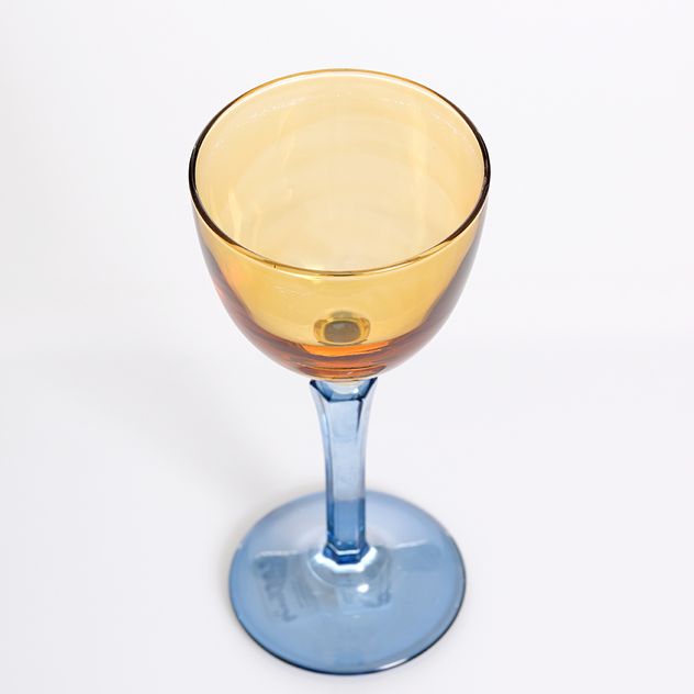 Pahar pentru cocktail din sticla colorata
