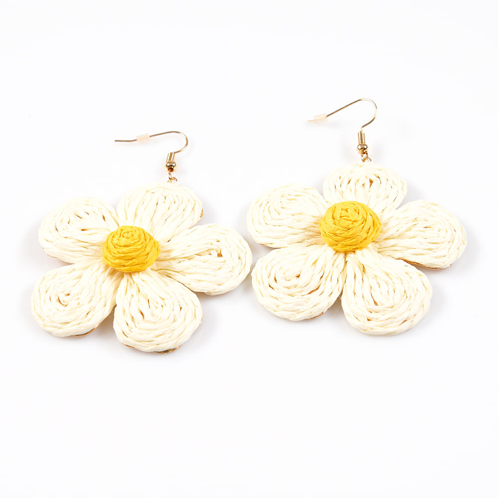 Cercei cu floare alba texturata - 1 | YEO