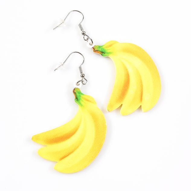 Cercei galbeni in forma de banana