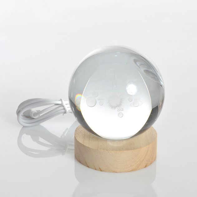 Glob decorativ LED cu sistem solar si astronaut, suport din lemn, 12 cm