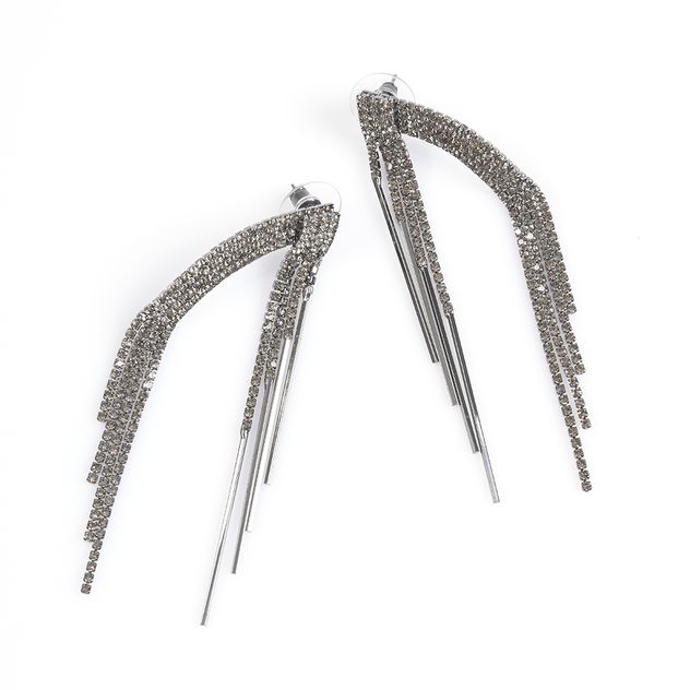 Cercei lungi argintii cu strasuri si franjuri metalici