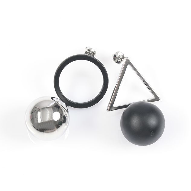 Cercei asimetrici model geometric