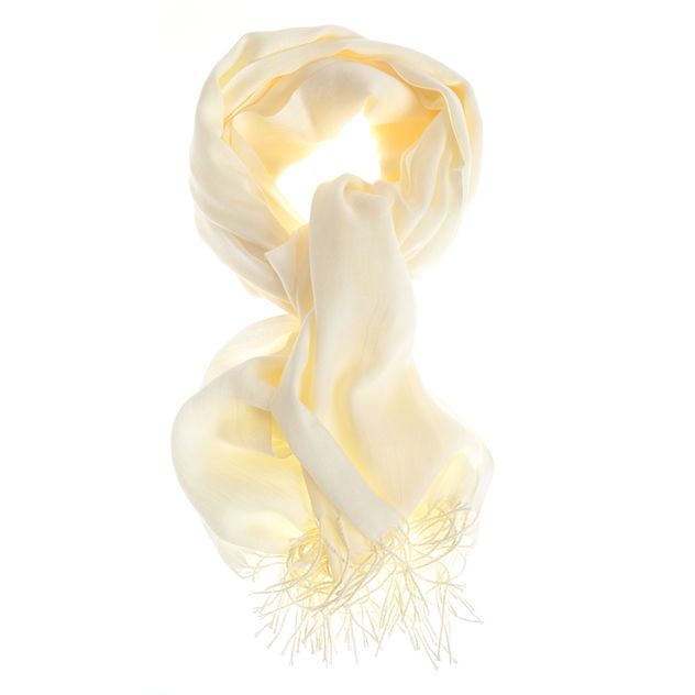 Esarfa eleganta ivory cu franjuri