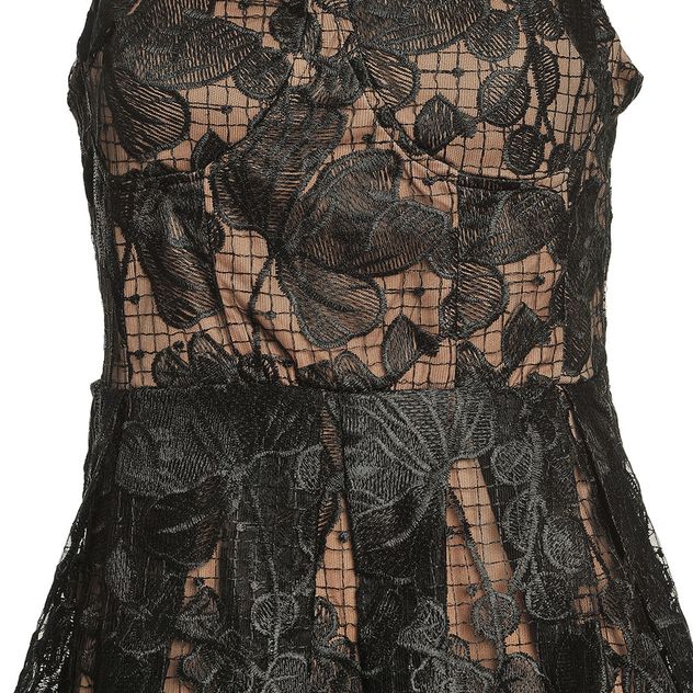 Rochie midi cu dantela neagra si captuseala nude