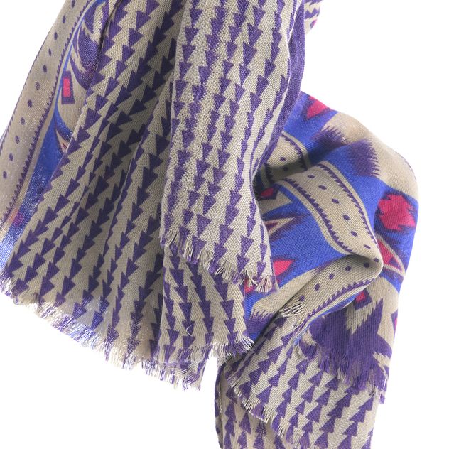 Esarfa eleganta cu motive traditionale si tonuri mov