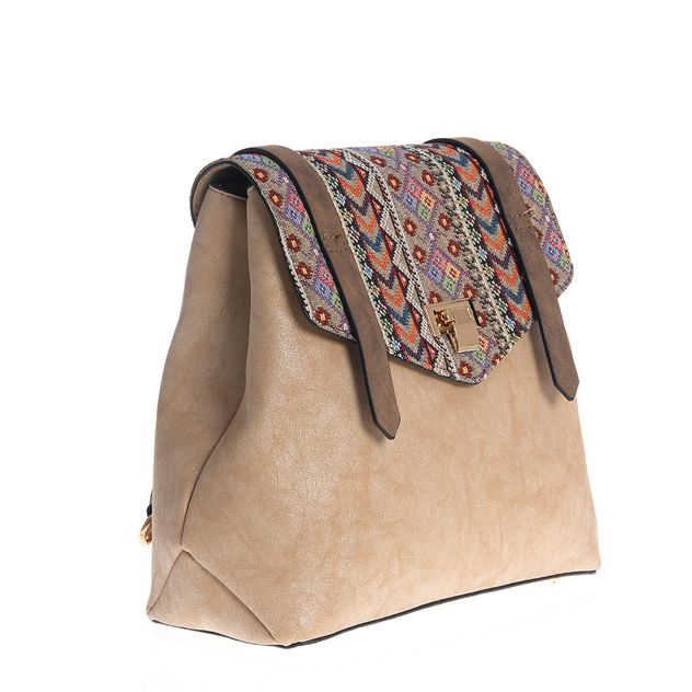 Rucsac bej cu clapeta multicolora in stil etnic