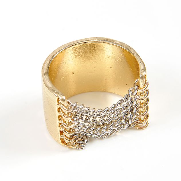 Inel lat auriu cu lanturi argintii