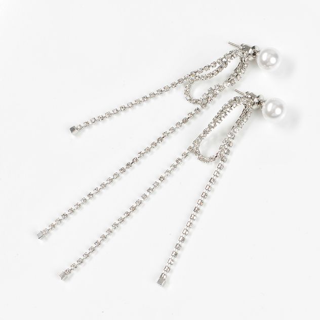 Cercei lungi argintii cu perla si lanturi delicate