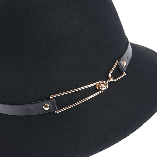 Palarie cloche neagra cu banda subtire si catarama aurie