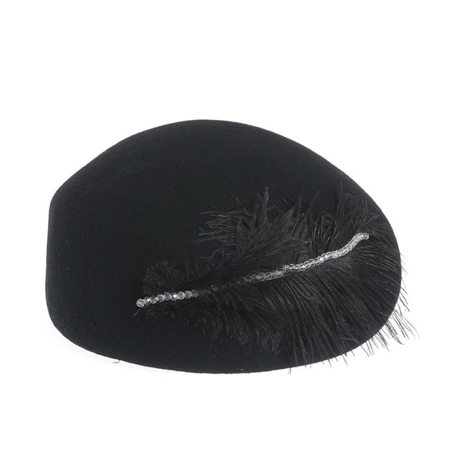Palarie eleganta neagra cu pana decorativa