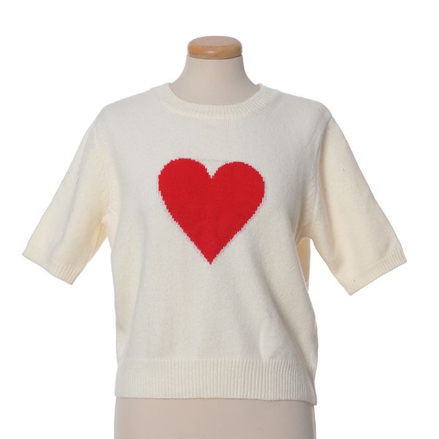 Pulover alb scurt cu imprimeu inima rosie