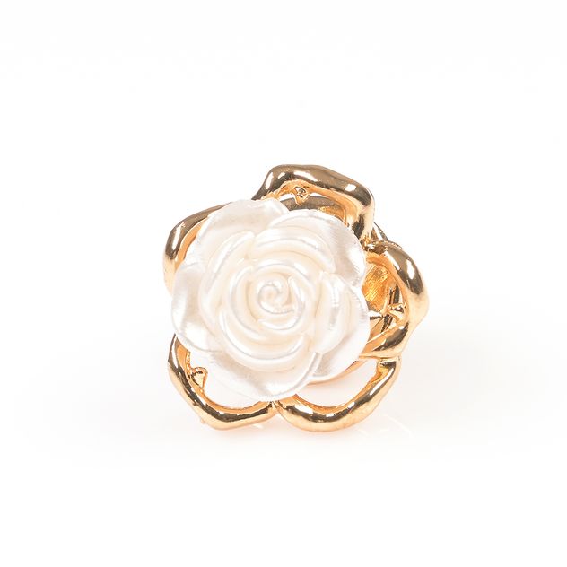 Brosa martisor trandafir alb