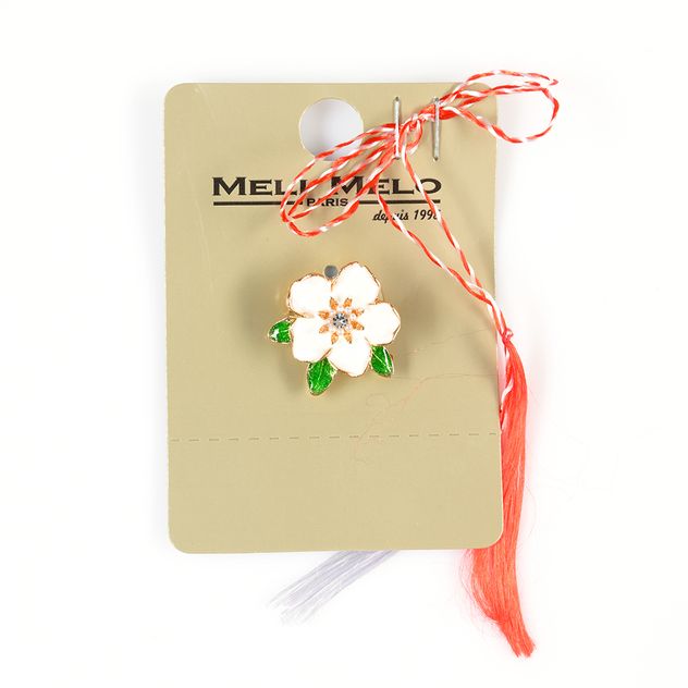 Brosa martisor floare alba cu detalii aurii