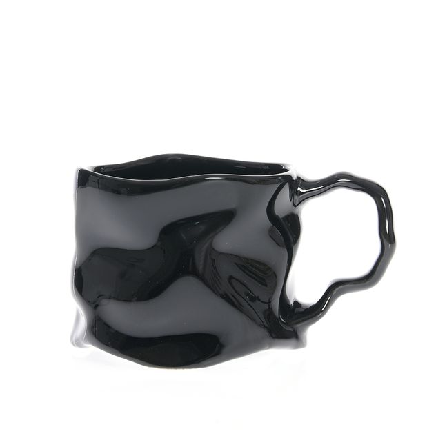 Cana ceramica neagra cu forma neregulata si finisaj lucios, 350 ml