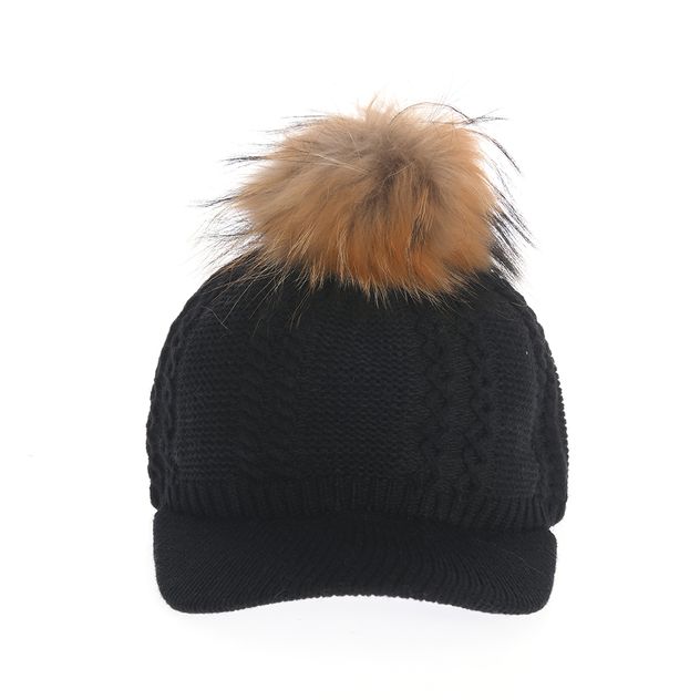 Sapca neagra cu mot maro