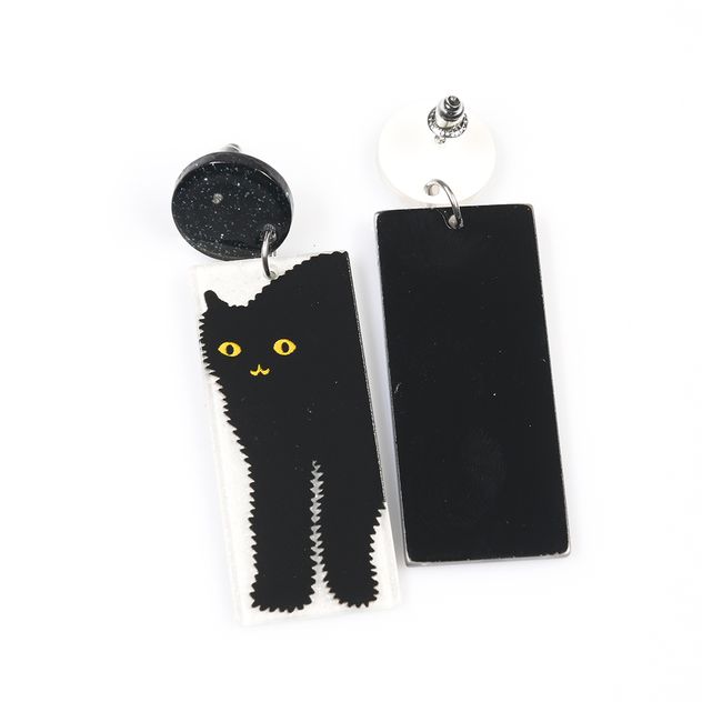 Cercei asimetrici acrilici cu pisici alb-negru