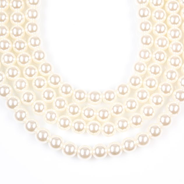 Colier elegant cu patru siraguri de perle si inchidere aurie
