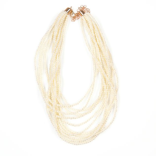 Colier elegant cu siraguri multiple de perle delicate