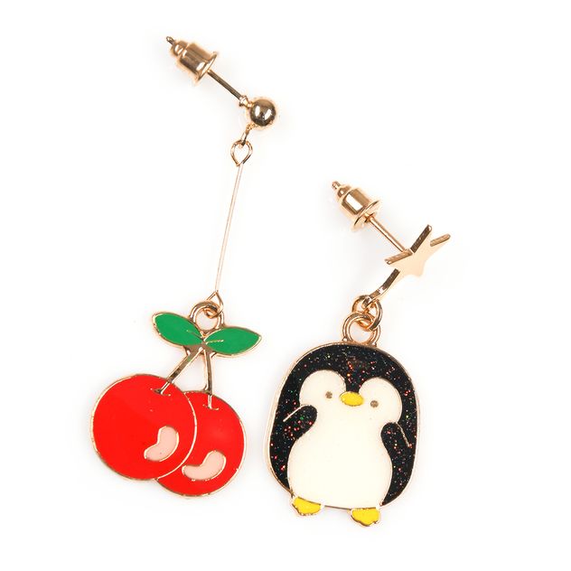 Cercei asimetrici cu cirese si pinguin, design jucaus
