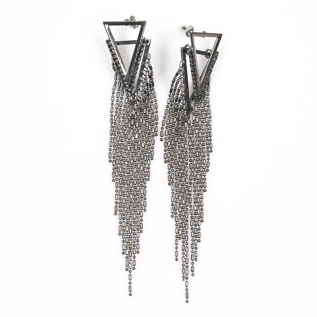 Cercei lungi triunghiulari negri cu franjuri metalici