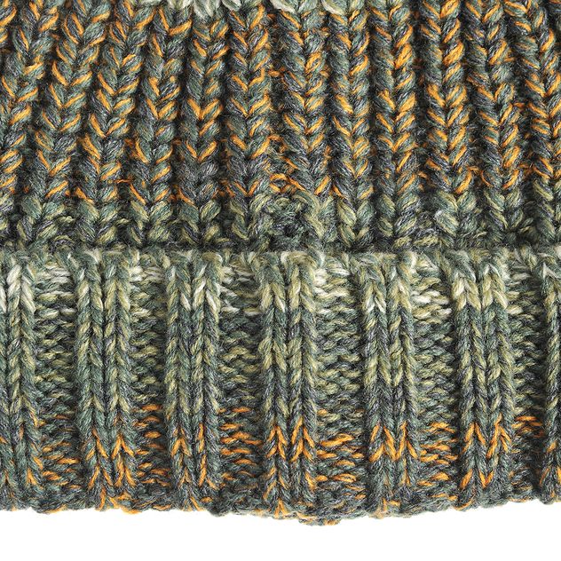 Caciula tricotata multicolora pentru iarna