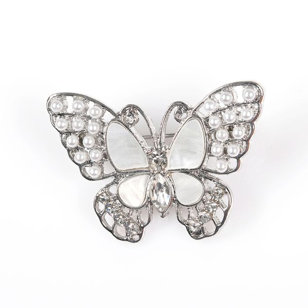 Brosa martisor fluture argintiu cu perle albe