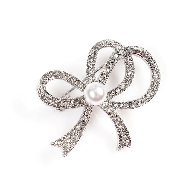 Brosa martisor fundita argintie cu perla alba