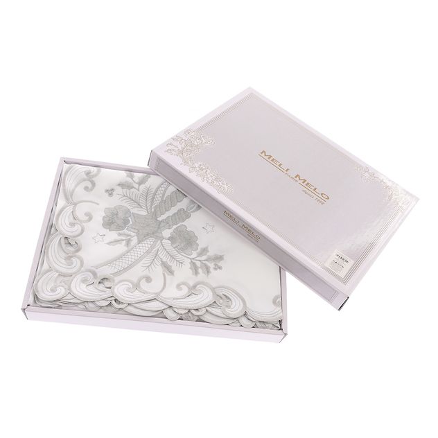 Fata de masa festiva alba cu broderie argintie 150 x 240 cm