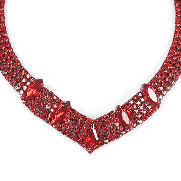 Colier choker rosu cu cristale stralucitoare si detalii fatetate