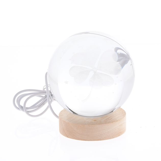 Glob decorativ LED trifoi cu patru foi, pe suport din lemn, 11.5 cm