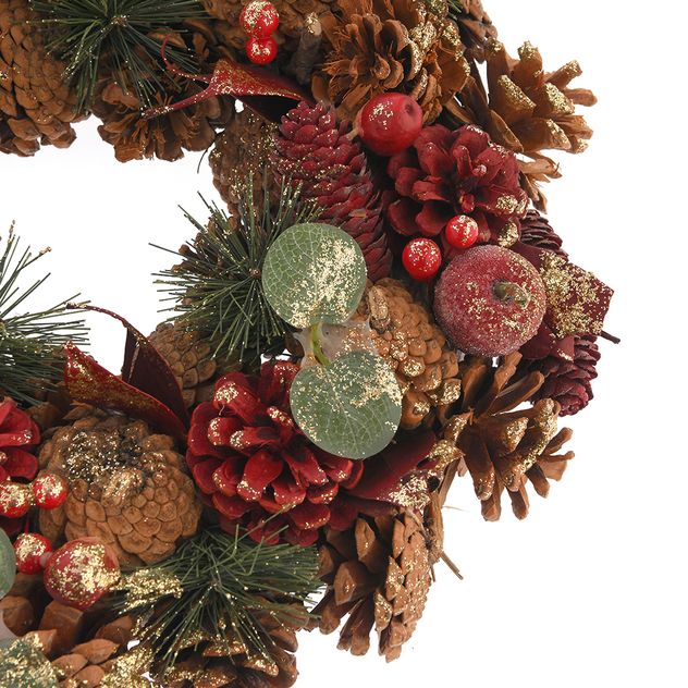 Coronita decorativa de Craciun cu conuri, fructe rosii si accente aurii 34 cm