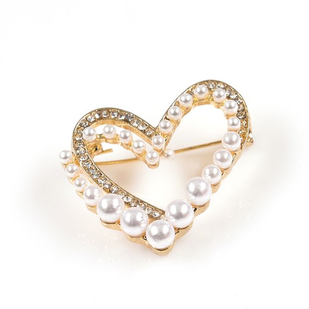 Brosa martisor inima dubla cu pietre si perle albe